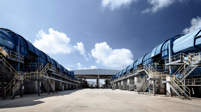 ANDRITZ’s scope of supply to Liansheng’s Zhangzhou pulp mill includes two debarking lines with rubber tire supported debarking drums. Photo Andritz